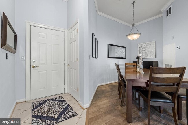Building Photo - 4950 Brenman Park Dr