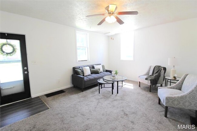 Foto del edificio - 413 N Center St