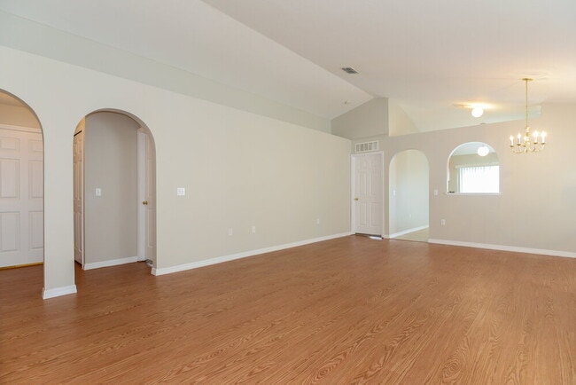 Building Photo - 17047 Ongar Ct