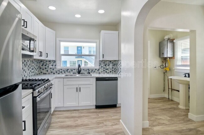 Foto del edificio - 4685 Hamilton St