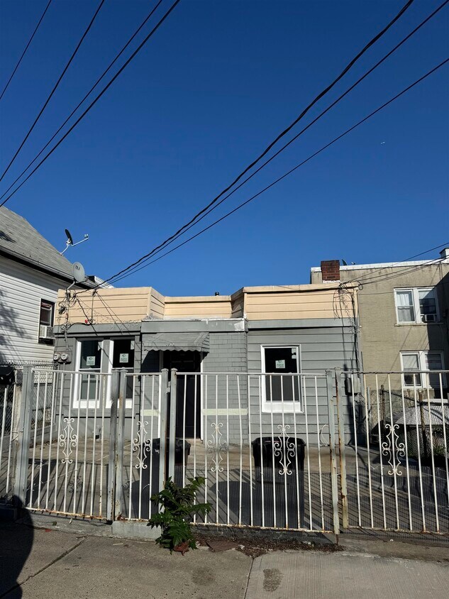 Primary Photo - 6206 Newkirk Ave