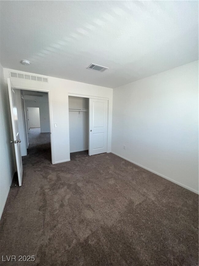 Building Photo - 7010 Sol Brillante St