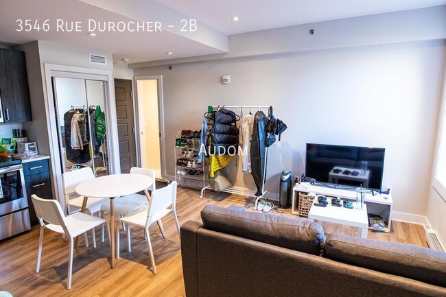 Building Photo - 3546 Rue Durocher