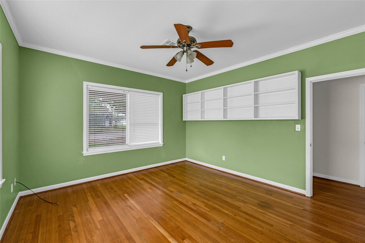 Building Photo - 2527 Avenue G