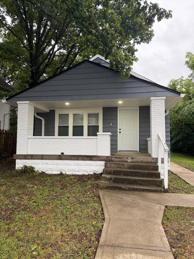 Building Photo - 3221 E 38th St