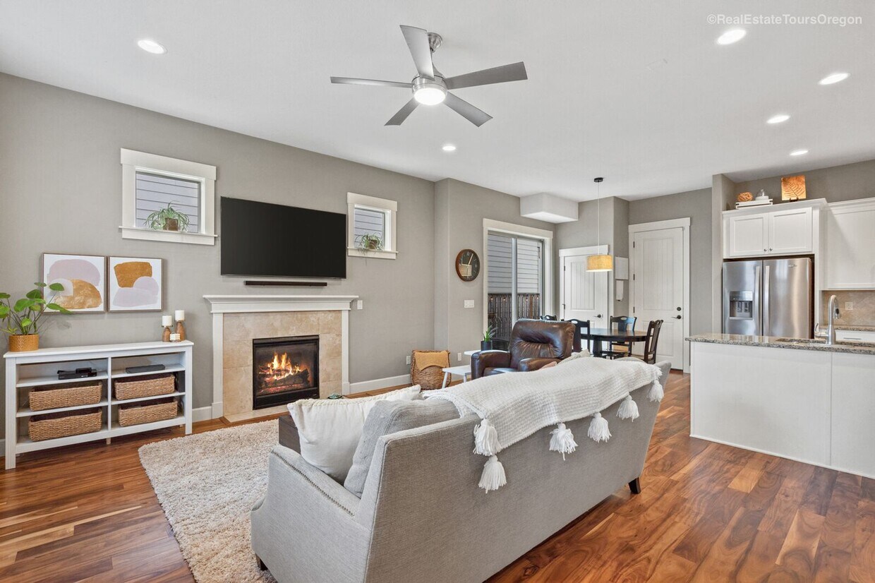 **500 OFF THE FIRST FULL MONTH'S RENT** T... House Rental in