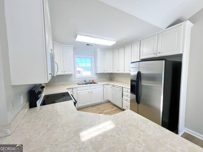 Building Photo - 220 Brookstone Dr SW