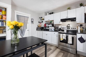 Building Photo - 134 Pearl St