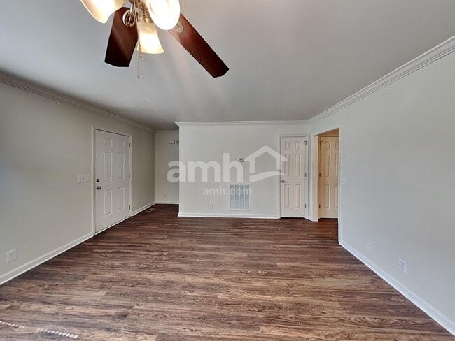 Building Photo - 524 Ryan Ave