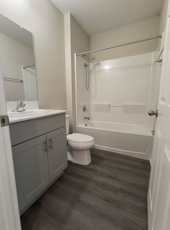Foto del edificio - $500 RENT OFF THE SECOND MONTH!!! 5 BED 3 ...