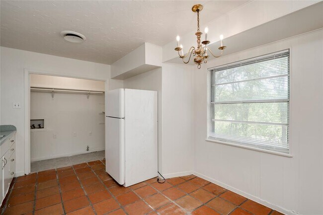 Foto del edificio - 2900 Northeast Dr