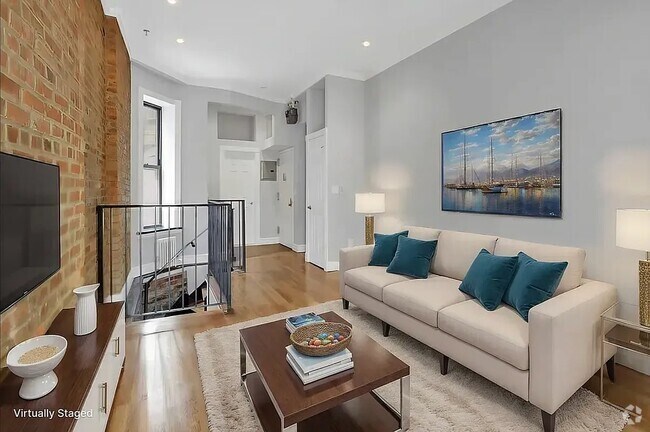 Building Photo - 248 Mott St