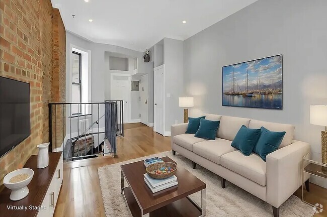 Building Photo - 248 Mott St