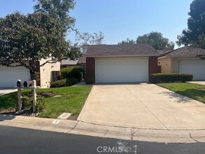 Building Photo - 5 Cashew