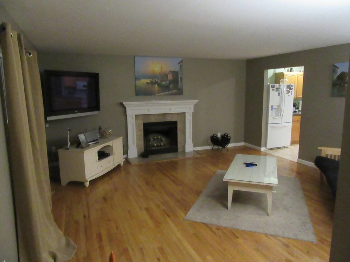 Primary Photo - 135 Waldorf Dr