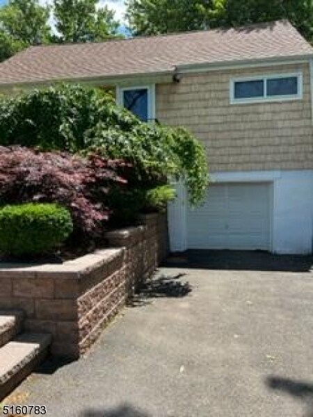 Building Photo - 78 Conforti Ave