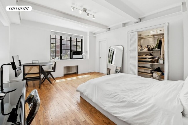 Foto del edificio - 211 E 35th St