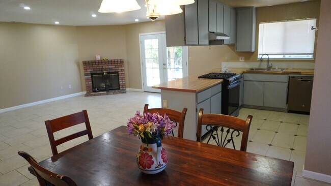 Foto del edificio - 3723 Joppa Ln