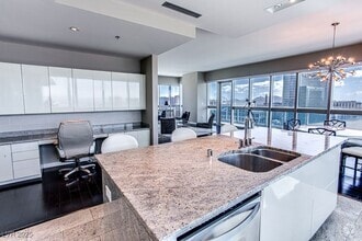 Building Photo - 4471 Dean Martin Dr