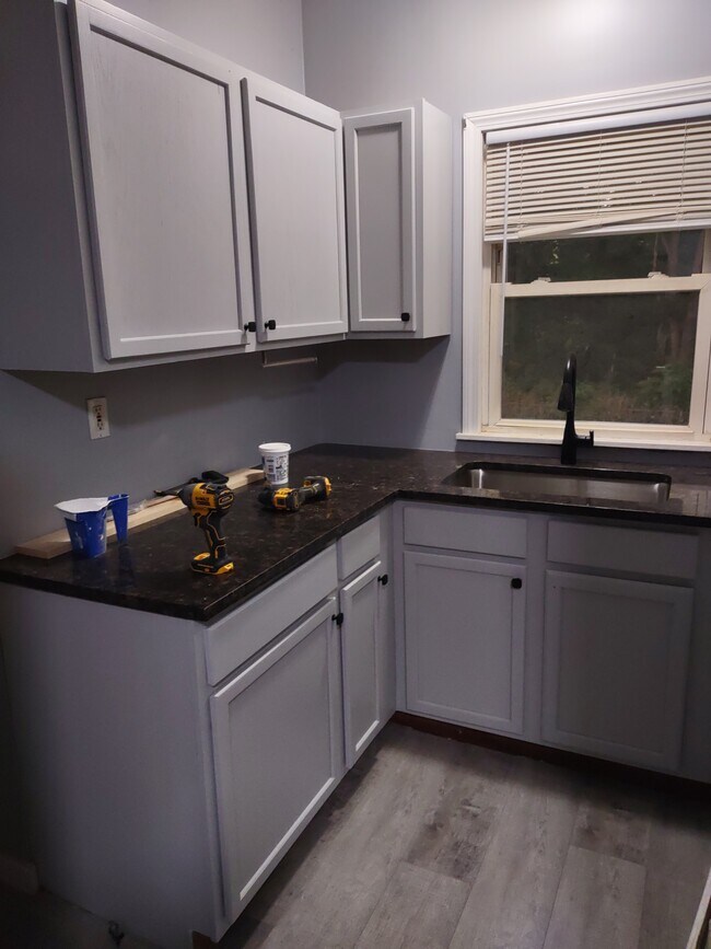 Nuevas encimeras de granito para cocinas - 201 East St
