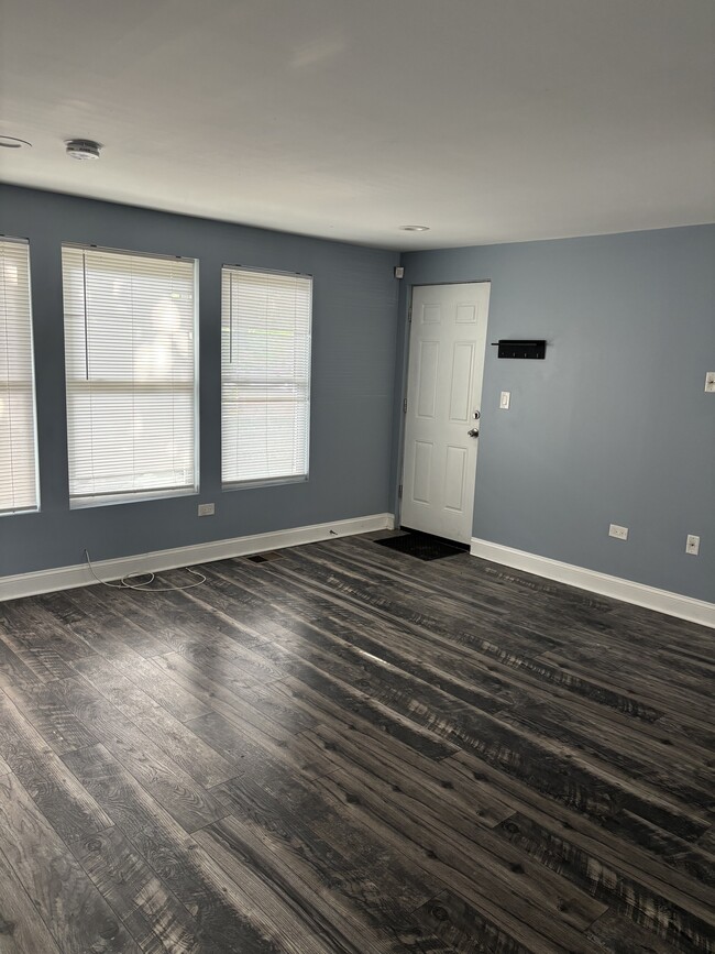 Living Room - 3700 S Michigan Ave