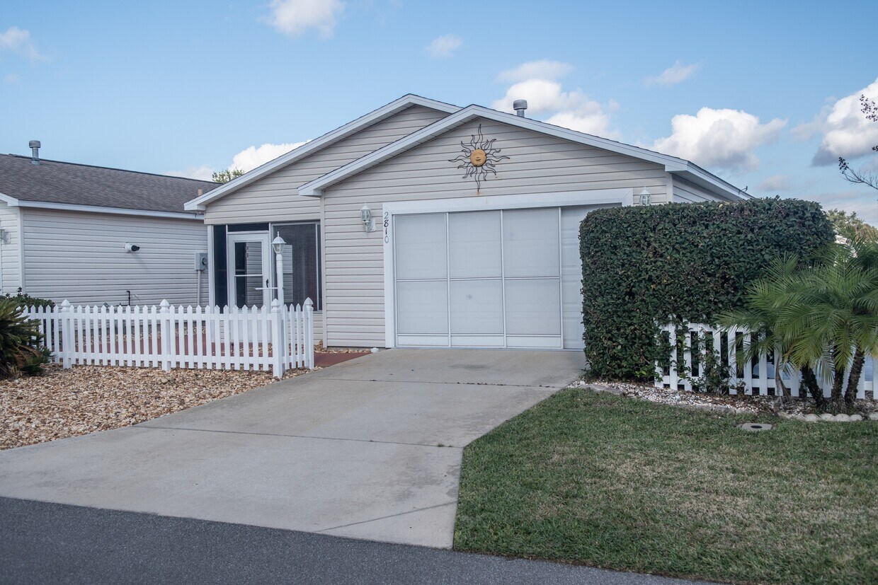 Primary Photo - 2810 Barboza Dr
