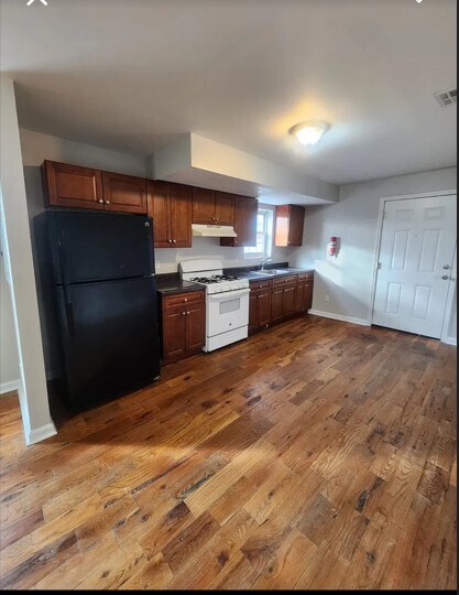 Primary Photo - 59 E Runyon St