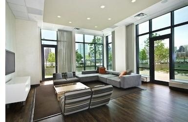 Foto del edificio - 4720 Center Blvd