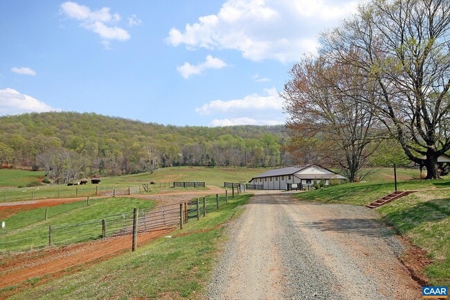 Building Photo - 4577 Stony Point Rd
