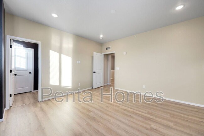 Foto del edificio - 563 Vicot Wy