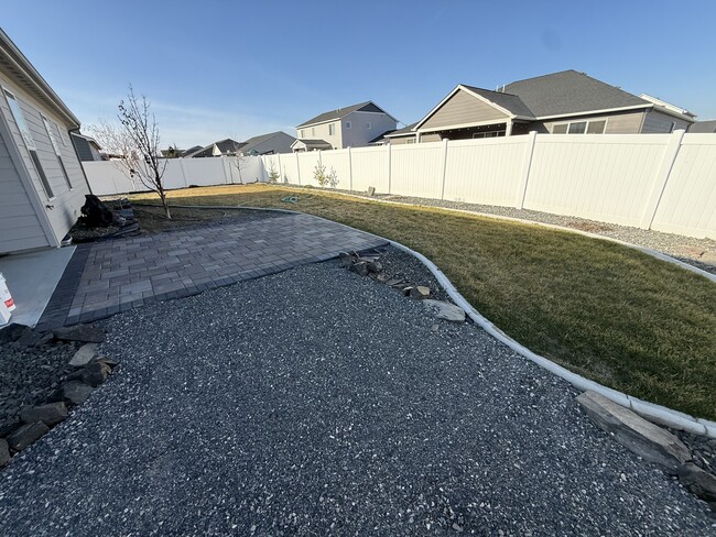 Foto del edificio - 303 Emerald Ave