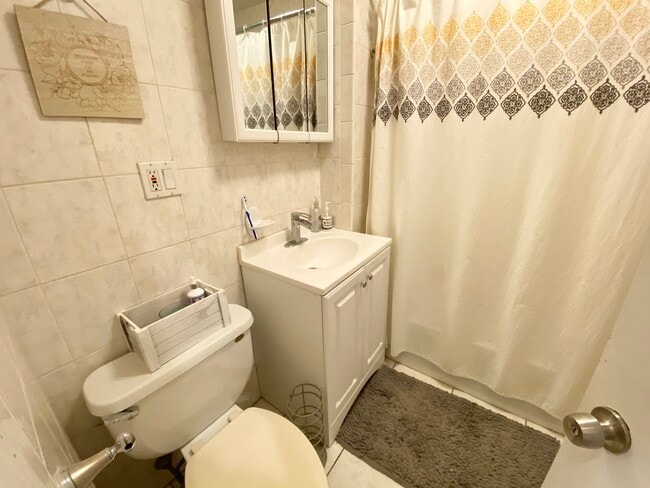 Foto del edificio - 106 Buttonwood St