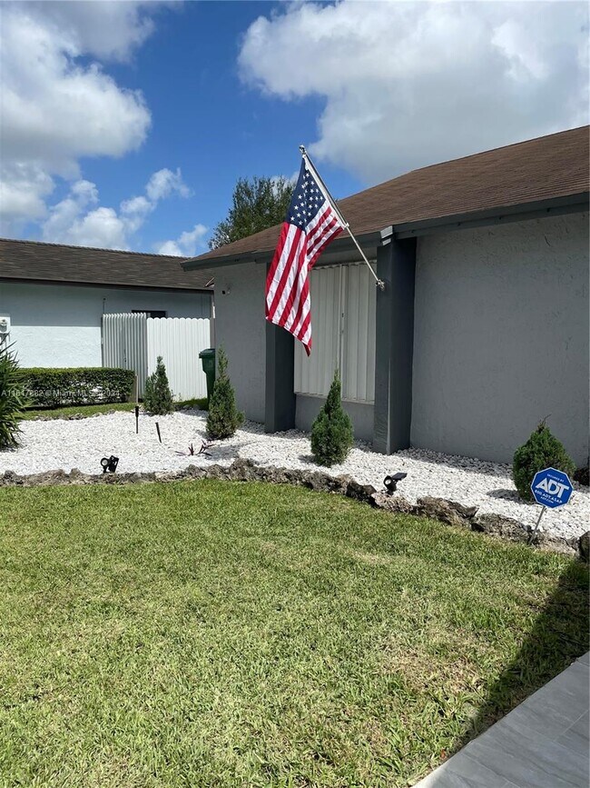 Building Photo - 5870 NW 191st Terrace