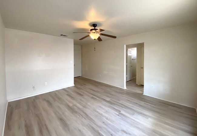 Building Photo - 2801 Cantabrian Dr