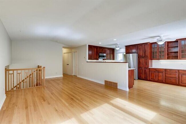 Foto del edificio - 1701 East 116th Street, Burnsville, MN, 55337