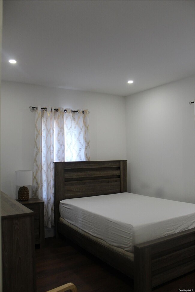Foto del edificio - 1592 E 45th St