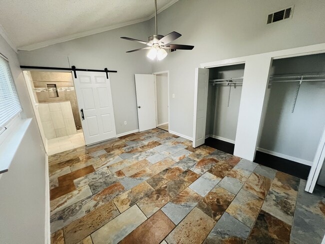 Building Photo - 101 Dante Cir