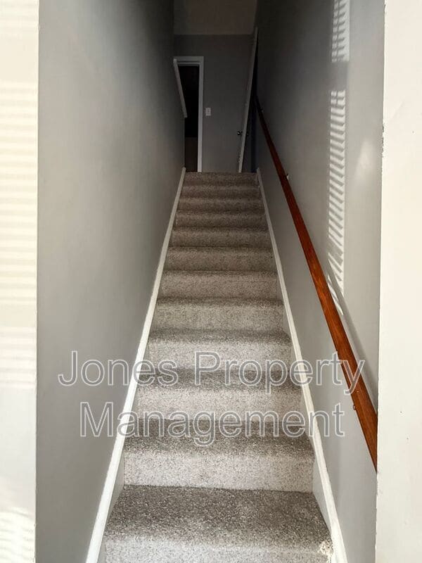 Building Photo - 1416 Meadow Ave