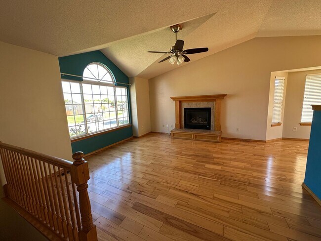 Foto del edificio - BEAUTIFUL Northeast Side Home!!! **MOVE-IN...