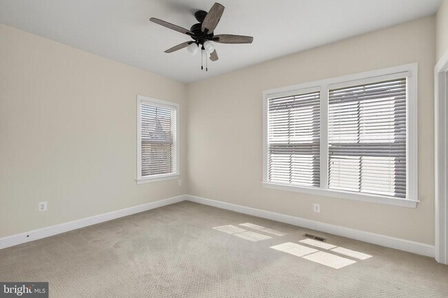 Foto del edificio - 3698 Ambrose Hills Rd