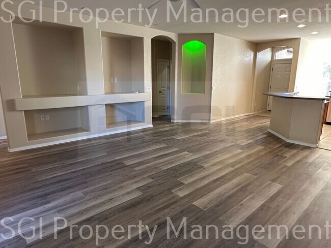 Building Photo - Great single level home ready fro your mov...