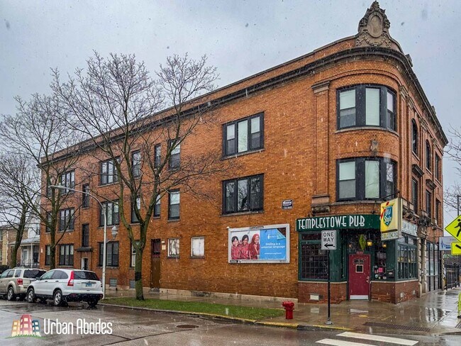 Building Photo - 4352 N Troy St