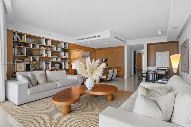 Foto del edificio - 3250 NE 188th St