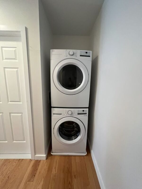 Building Photo - 2527 St Paul St