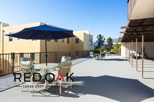 Building Photo - 215 S Madison Ave