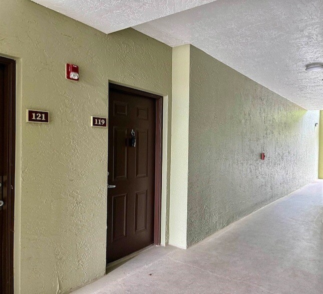 Building Photo - 4035 Grande Vista Blvd