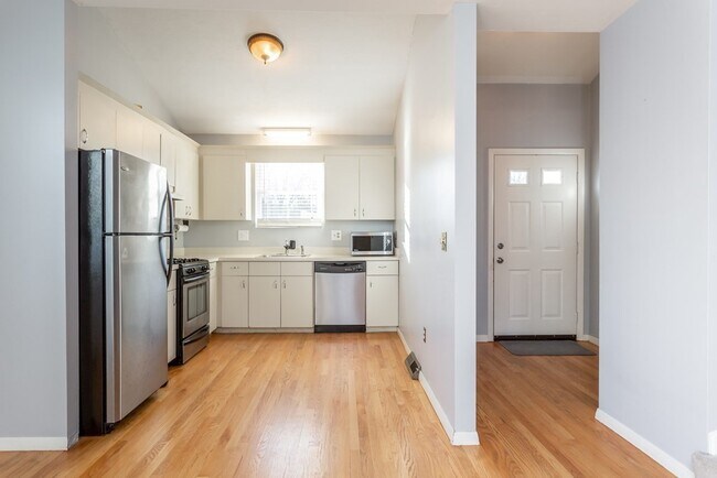 Building Photo - 9 Quincy Way