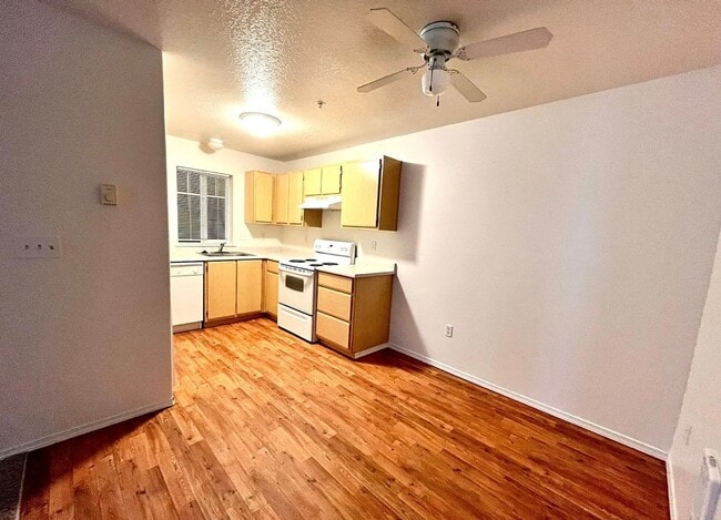 Interior Photo - MF 11 - Cedarhurst Village Apartments