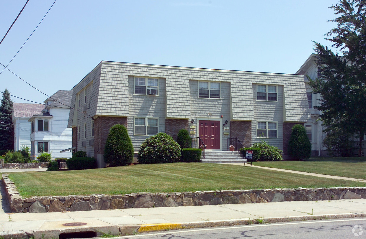 Primary Photo - 488 S Main St