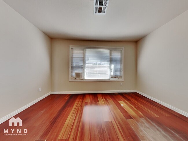 Foto del edificio - 14202 N Bolivar Dr